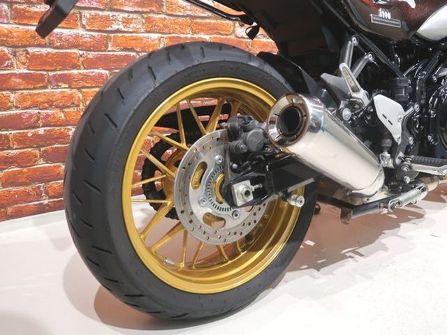 kawasaki - z900