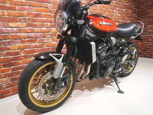 kawasaki - z900