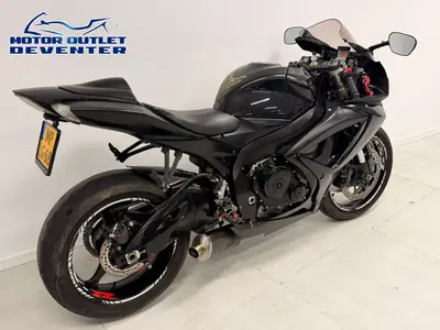 SUZUKI GSX-R 600 – foto 4