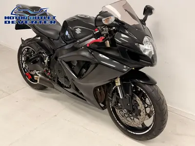 SUZUKI GSX-R 600 – foto 3