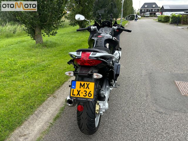moto-guzzi - norge-1200-gt
