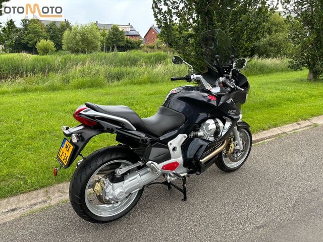 moto-guzzi - norge-1200-gt