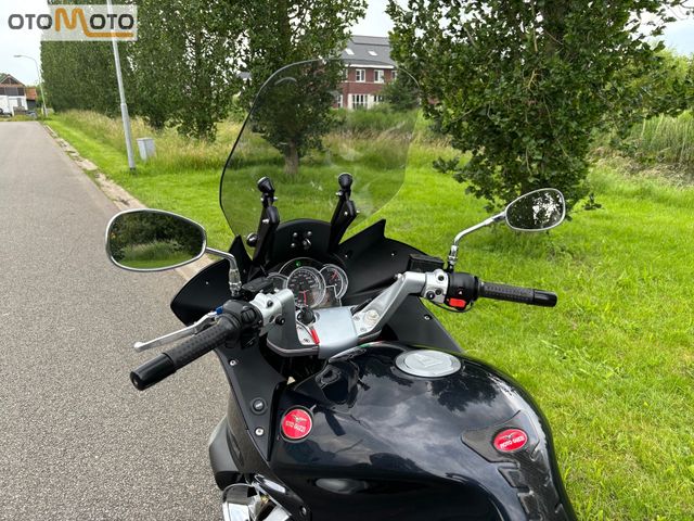 moto-guzzi - norge-1200-gt