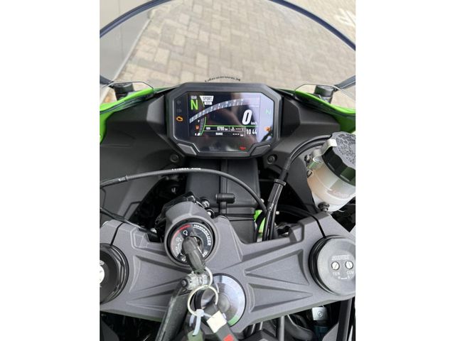 kawasaki - ninja-zx-6r