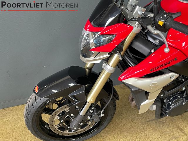suzuki - gsr-750