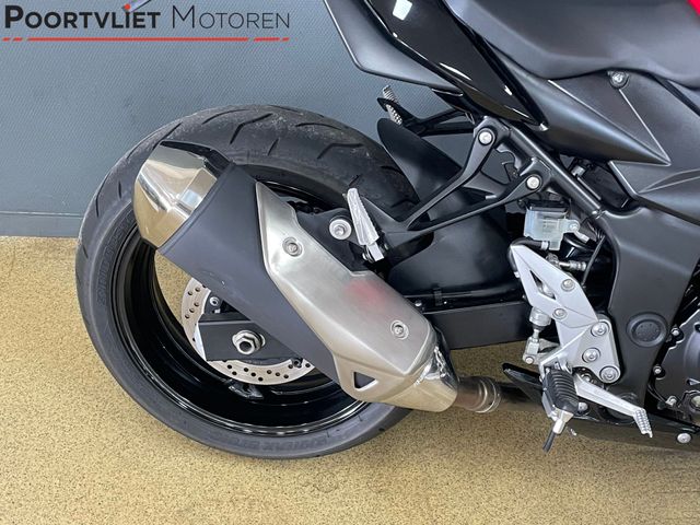 suzuki - gsr-750