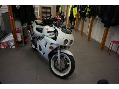 HONDA CBR 400 RR – foto 2