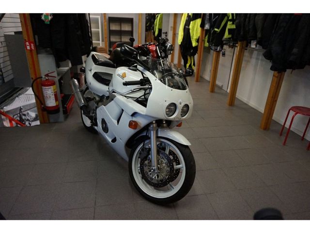 honda - cbr-400-rr