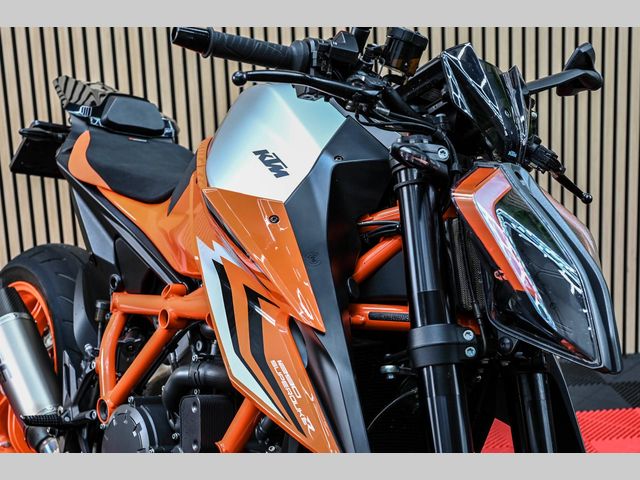 ktm - 1290-super-duke-r