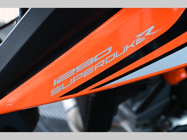 ktm - 1290-super-duke-r