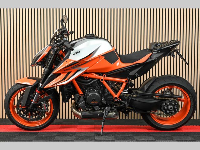 ktm - 1290-super-duke-r