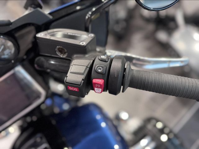 bmw - r-18-b
