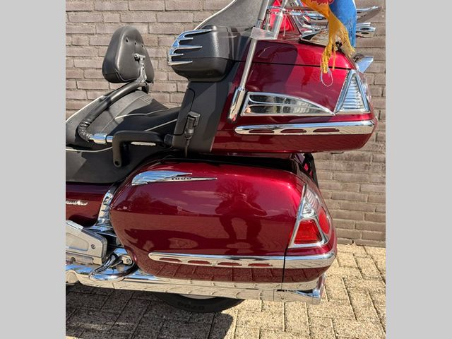 honda - gl-1800-goldwing