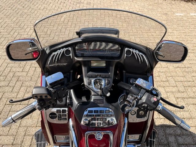 honda - gl-1800-goldwing