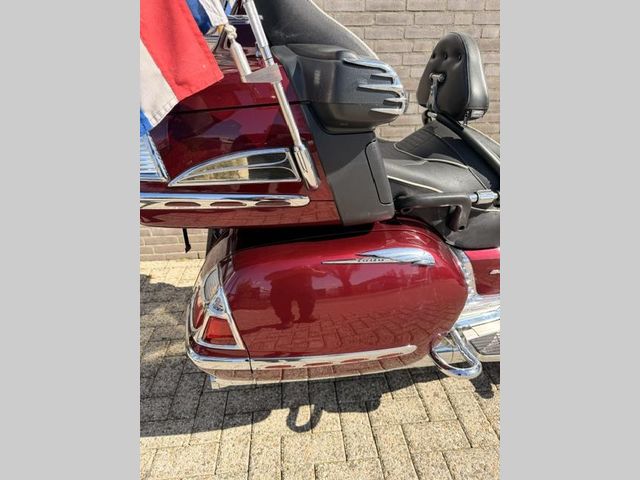 honda - gl-1800-goldwing