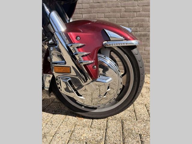 honda - gl-1800-goldwing