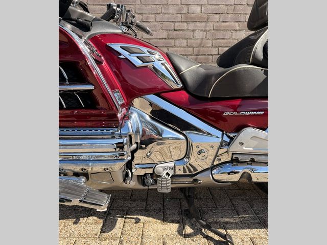 honda - gl-1800-goldwing