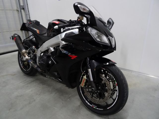 aprilia - rsv-4-r