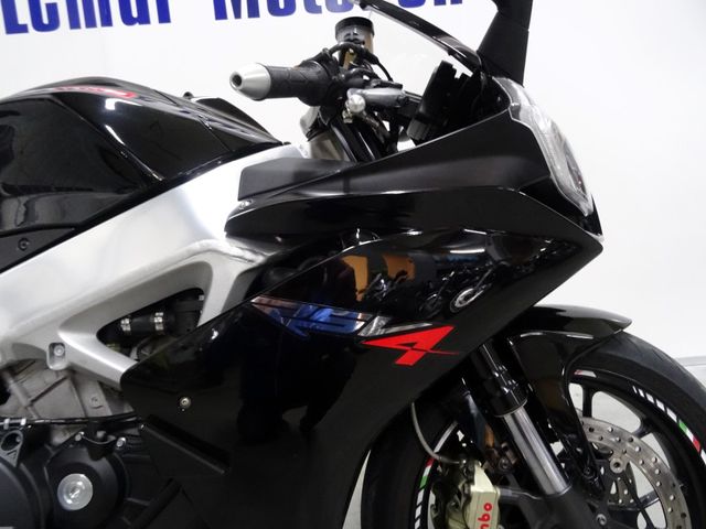 aprilia - rsv-4-r