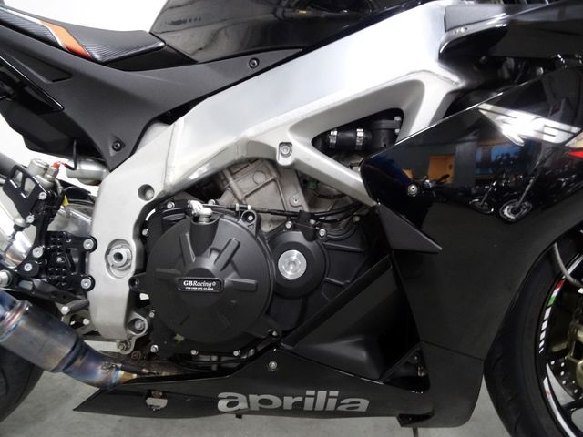 aprilia - rsv-4-r