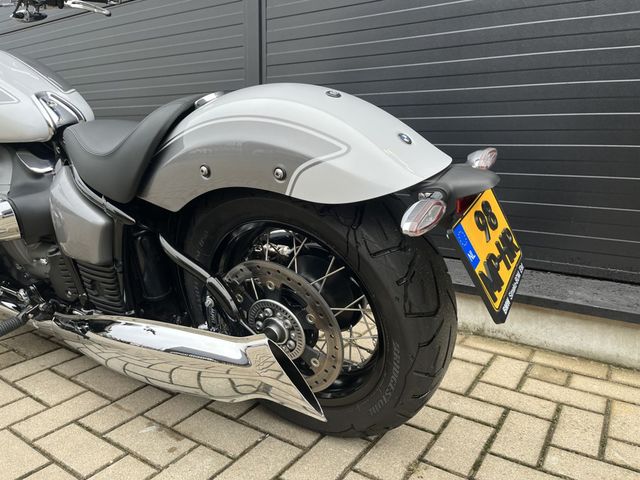 bmw - r-18