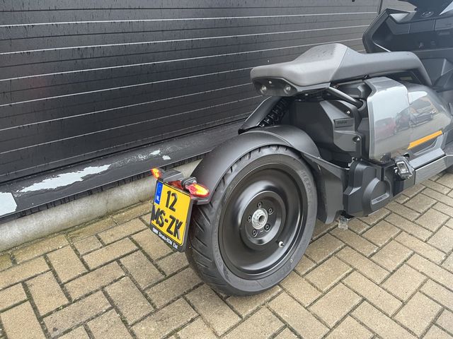 bmw - ce-04