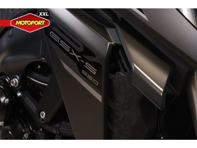 suzuki - gsx-s-950