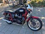 TRIUMPH BONNEVILLE T 100