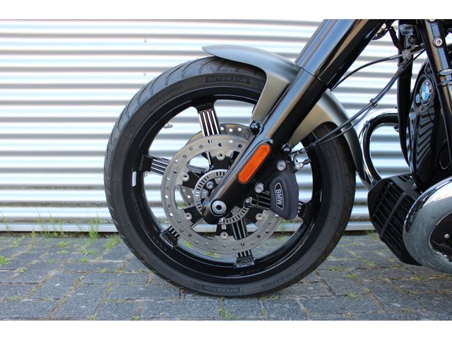 bmw - r-18-classic