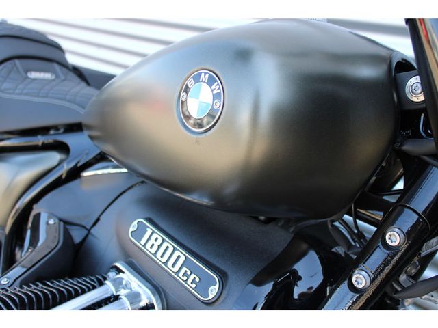 bmw - r-18-classic