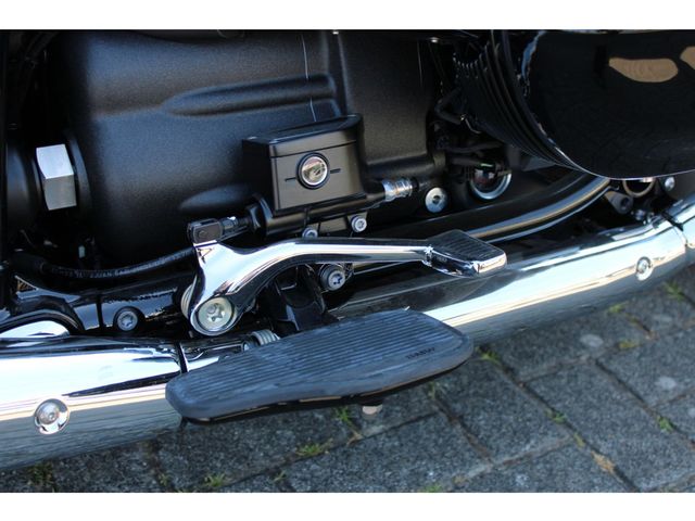 bmw - r-18-classic