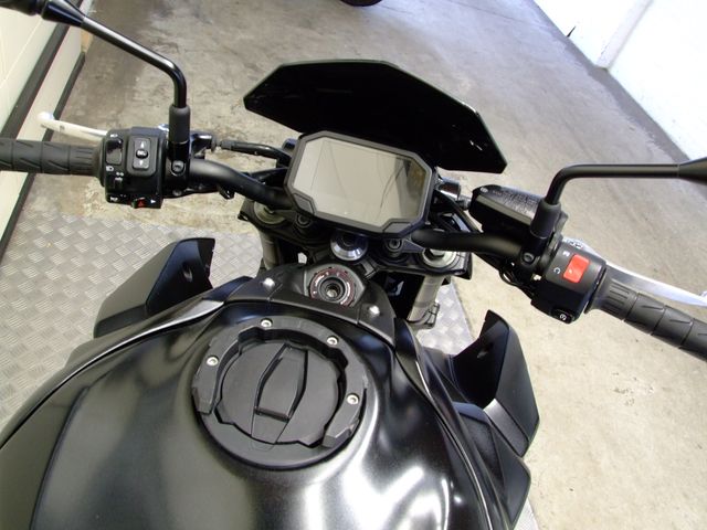 kawasaki - z900