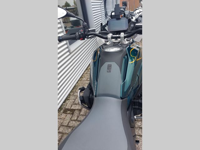 bmw - r-1300-gs