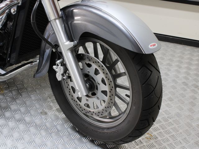 suzuki - intruder-c-800-classic