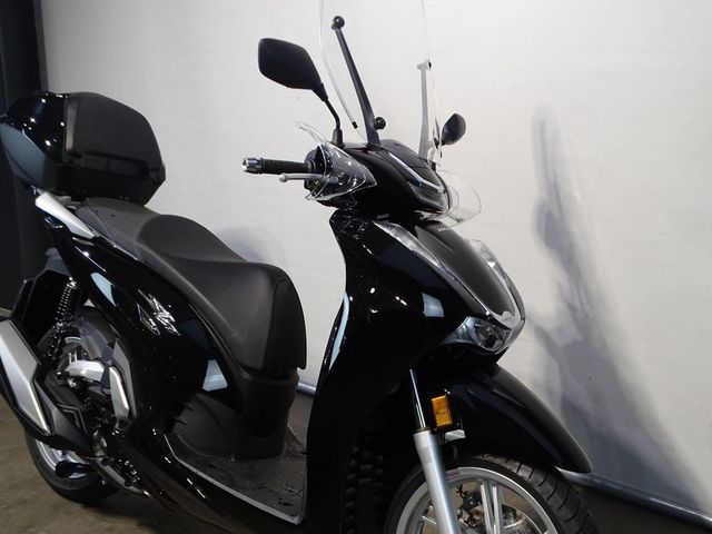 honda - sh-300i---abs