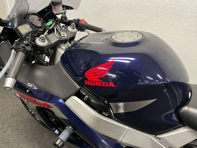 honda - cbr-900-rr-fireblade