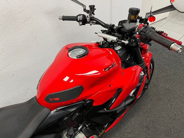 ducati - streetfighter-v2