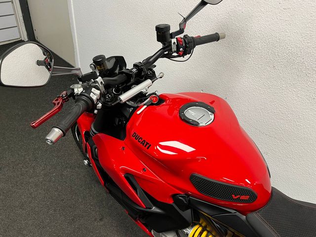 ducati - streetfighter-v2
