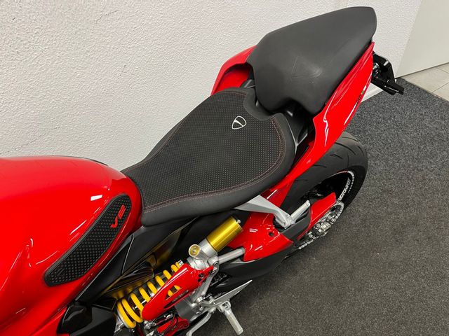 ducati - streetfighter-v2