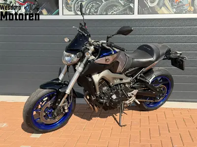 YAMAHA MT 09 – foto 2