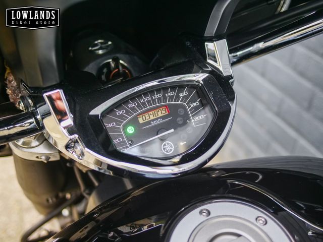 yamaha - xvs-1300-a-midnight-star