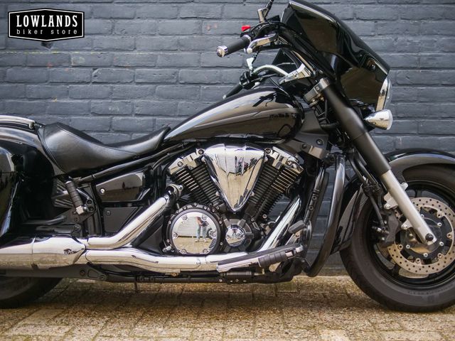 yamaha - xvs-1300-a-midnight-star