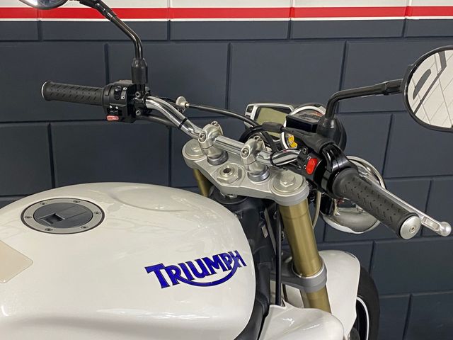 triumph - street-triple