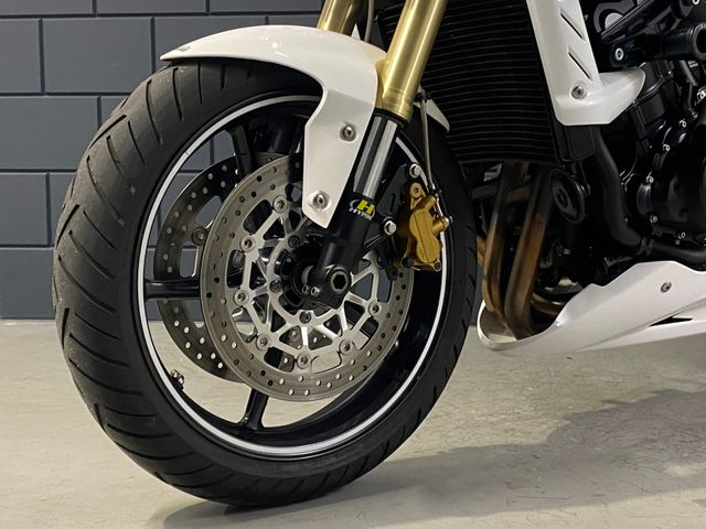 triumph - street-triple
