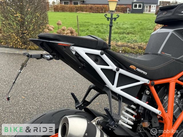 ktm - 1290-super-duke-r