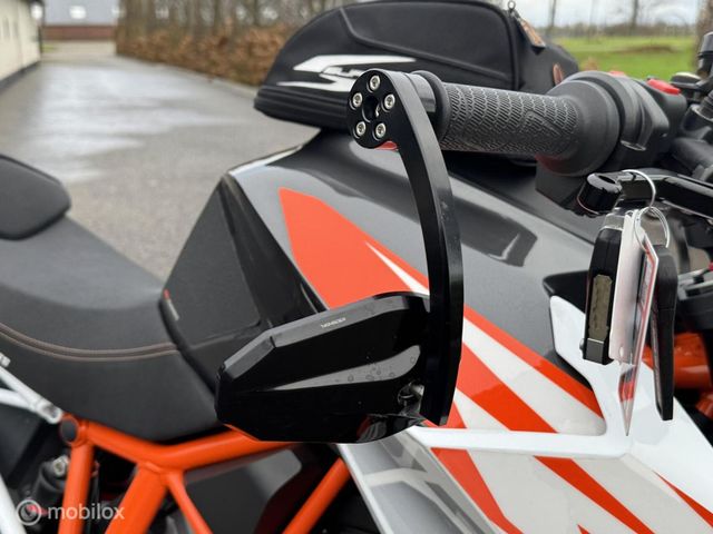 ktm - 1290-super-duke-r