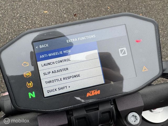 ktm - 1290-super-duke-r