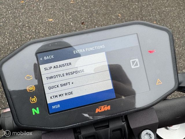 ktm - 1290-super-duke-r