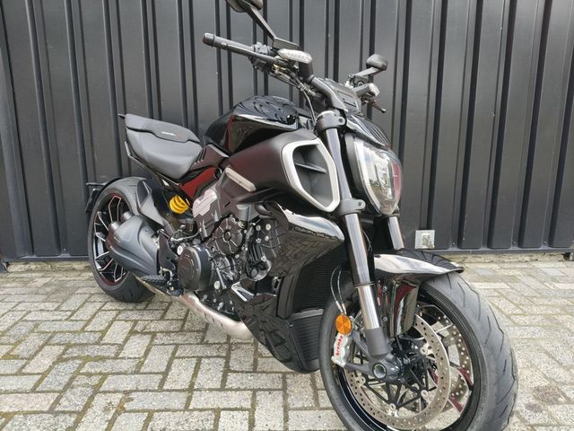 ducati - diavel-v4