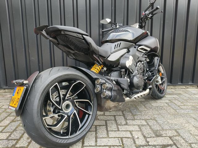 ducati - diavel-v4